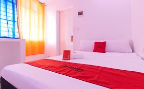 Reddoorz @ Jolly Orange Paranaque